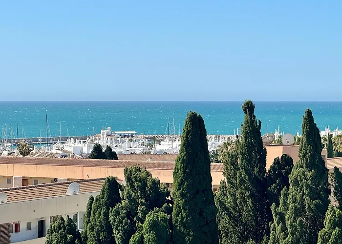 Amplia Terraza Con Maravillosas Vistas Muy Cerca De La Playa