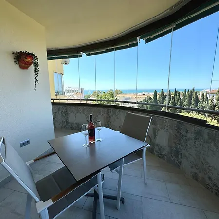 Amplia Terraza Con Maravillosas Vistas Muy Cerca De La Playa דירה טורמולינוס
