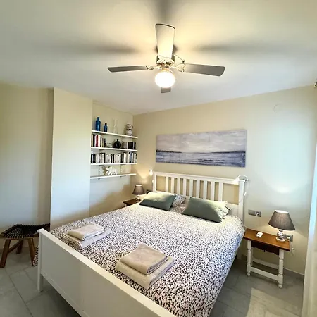 Amplia Terraza Con Maravillosas Vistas Muy Cerca De La Playa דירה *