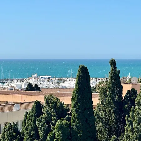 Amplia Terraza Con Maravillosas Vistas Muy Cerca De La Playa