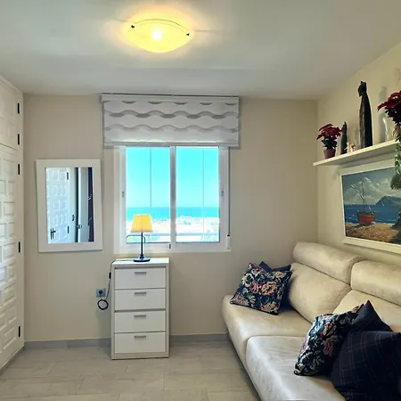 Amplia Terraza Con Maravillosas Vistas Muy Cerca De La Playa * Торремолинос