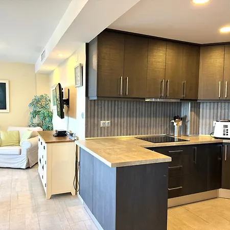 Amplia Terraza Con Maravillosas Vistas Muy Cerca De La Playa Apartman *