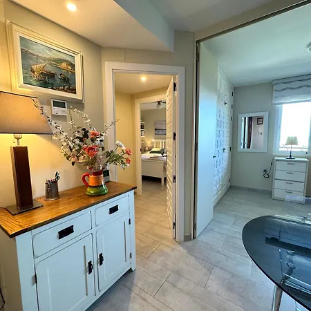 Amplia Terraza Con Maravillosas Vistas Muy Cerca De La Playa