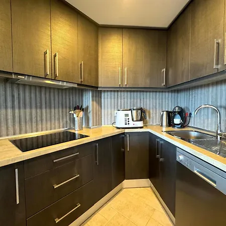 Amplia Terraza Con Maravillosas Vistas Muy Cerca De La Playa * Торремолинос