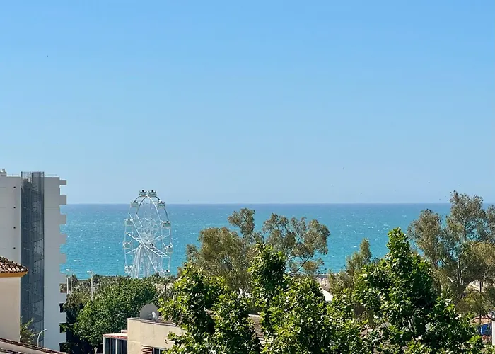 Amplia Terraza Con Maravillosas Vistas Muy Cerca De La Playa