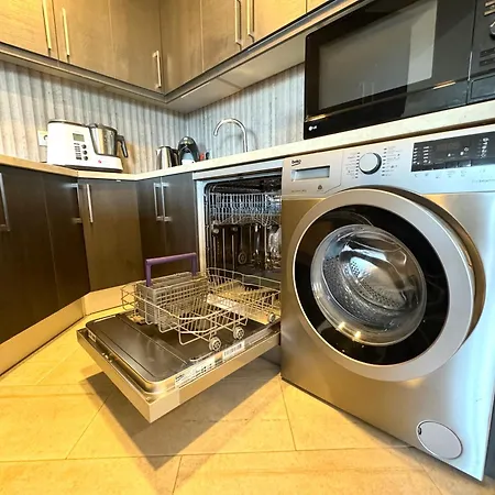 Amplia Terraza Con Maravillosas Vistas Muy Cerca De La Playa توريمولينوس