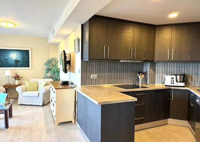 Amplia Terraza Con Maravillosas Vistas Muy Cerca De La Playa Apartamento *