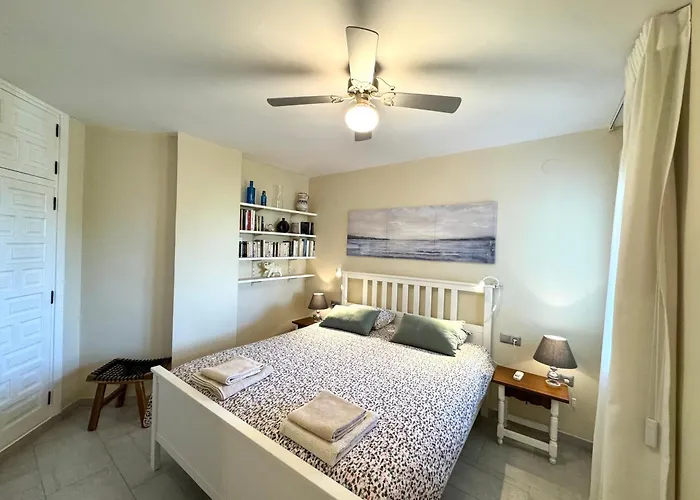 Amplia Terraza Con Maravillosas Vistas Muy Cerca De La Playa Apartamento *