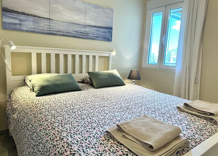 Apartamento Amplia Terraza Con Maravillosas Vistas Muy Cerca De La Playa